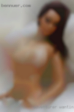 Adventurer wanting couple in the bedroom.