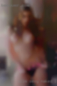 Slim sexy naked looking to chat wife sexy chat.